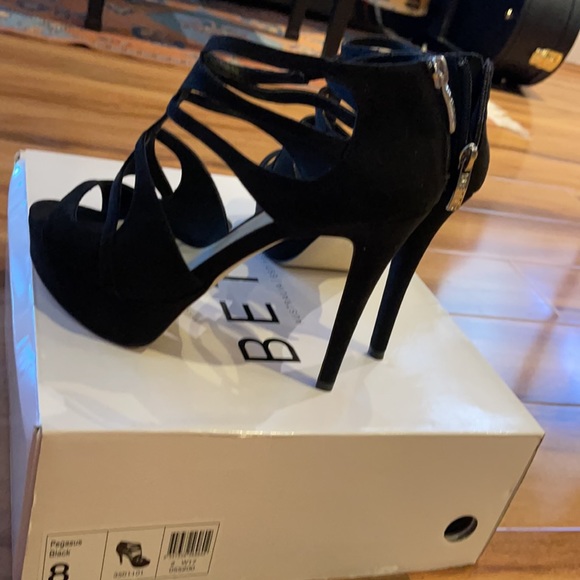 New never been used, Pegasus black size 8 Betts - Picture 3 of 5